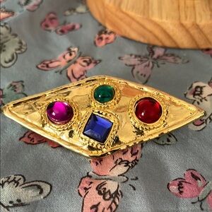 VTG - 80’ Mogul - Gold and Red Brooch with Intricate Design